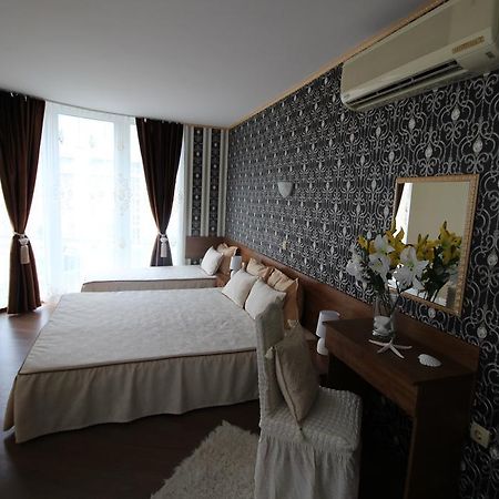 Семеен Хотел Идън Sveti Vlas Extérieur photo