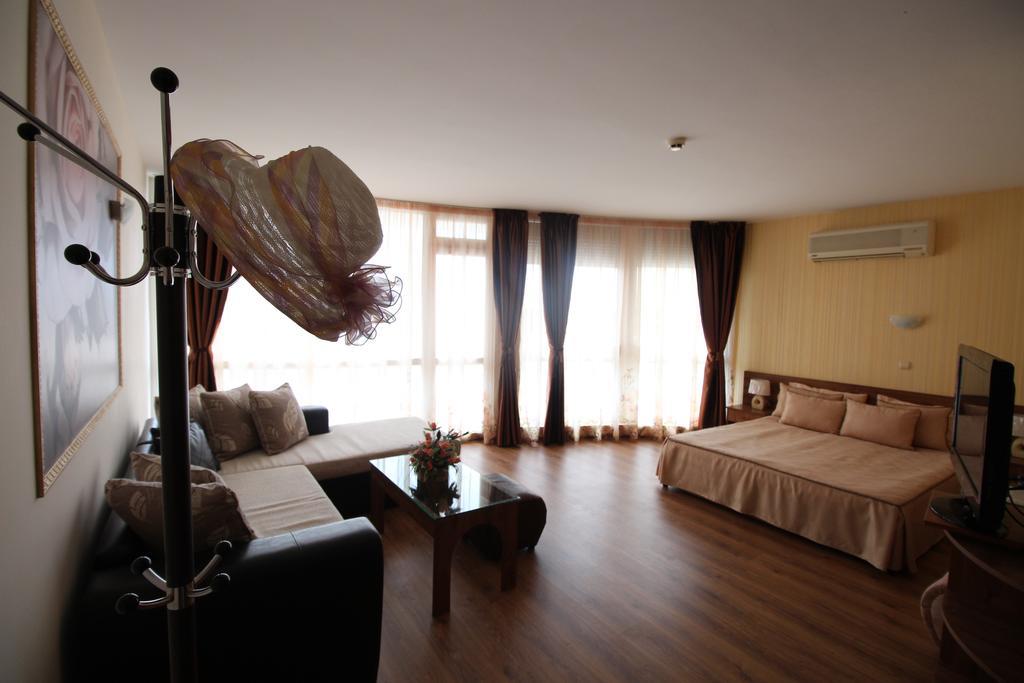 Семеен Хотел Идън Sveti Vlas Extérieur photo